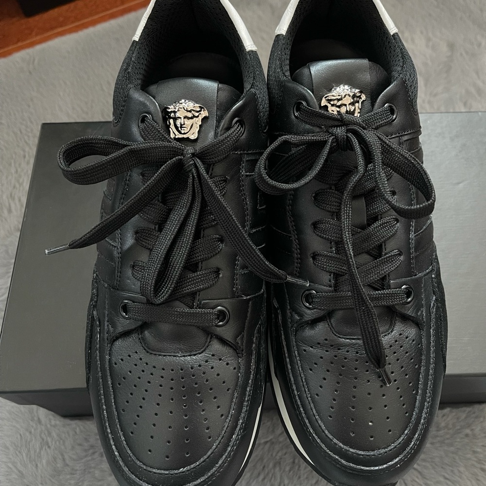 Versace low top sneaker